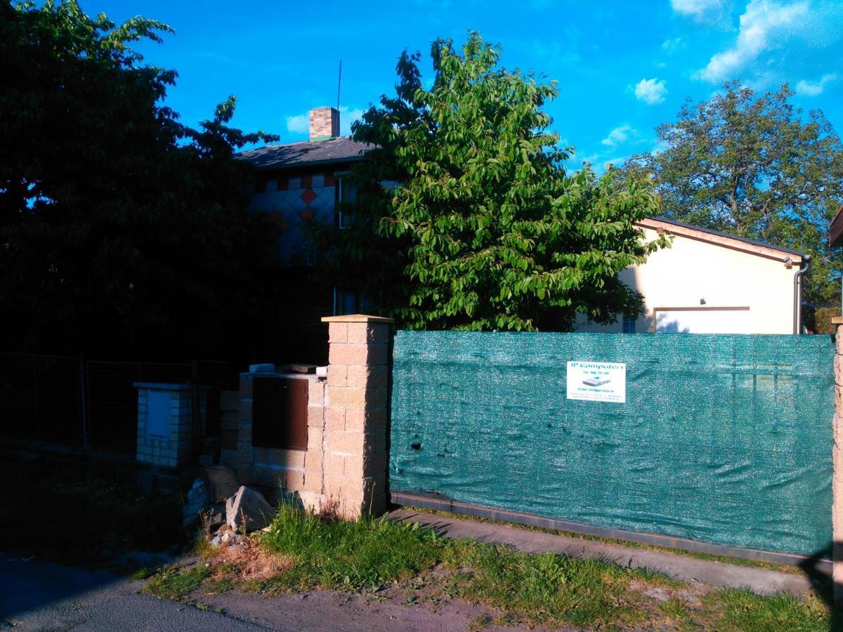 Old Summer House With Renovated Bathroom Praga Zewnętrze zdjęcie
